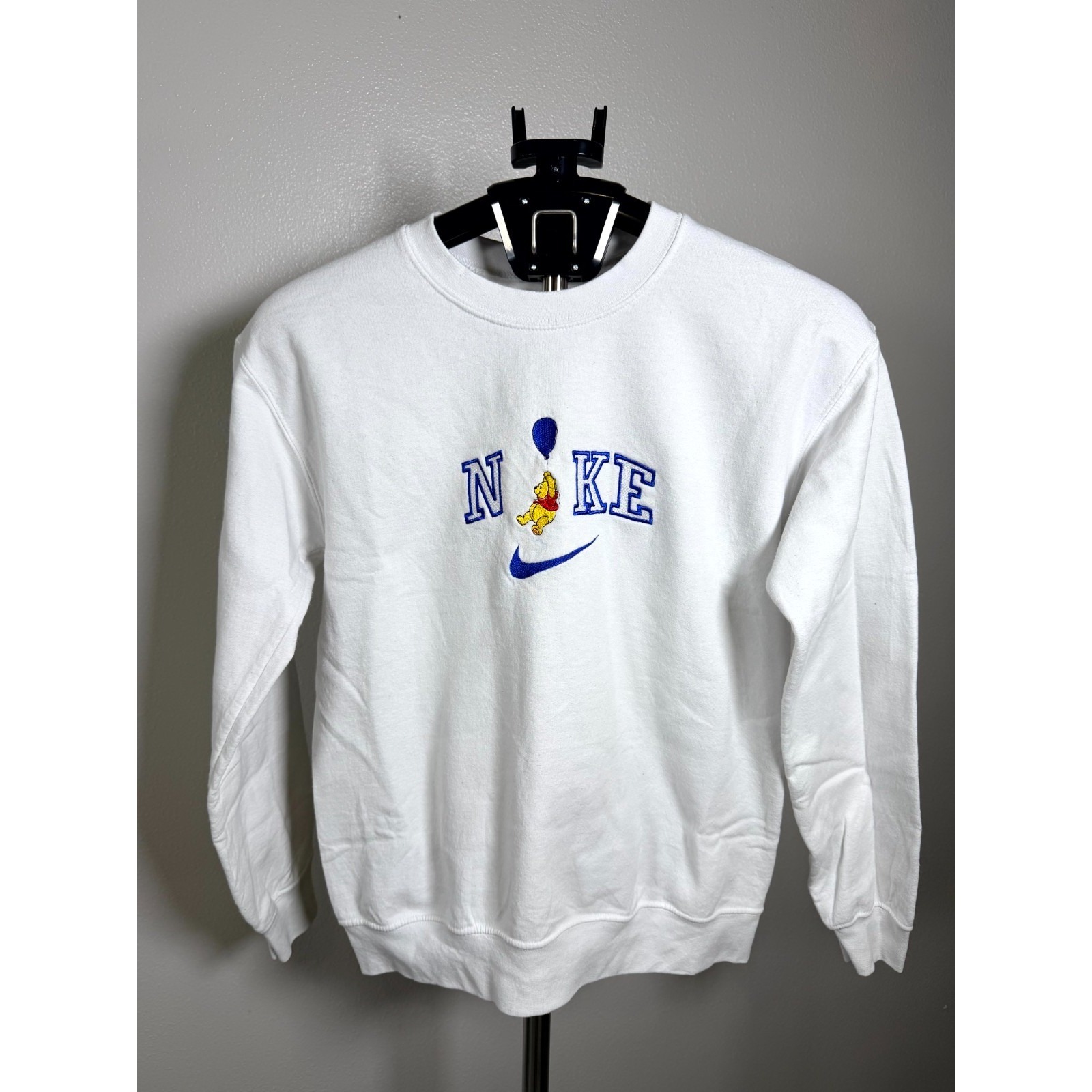 Nike Sweatshirt Unisex White Fleece Lined Winnie The Pooh Embroidered Winter